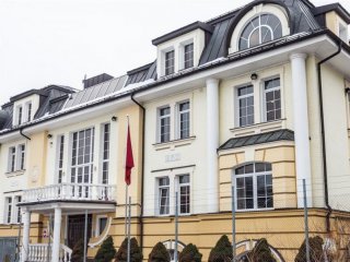 Швейцария отваря отново посолството си в Киев след два месеца