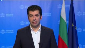 Кирил Петков потвърждава, че кабинетът няма да направи нищо на база на външен натиск и преди пълно разбирателство на ниво коалиционен съвет, задълбочено обсъждане в КСНС, и ясна и потвърдена позиция от най-висшия орган в тази държава: българският парламент