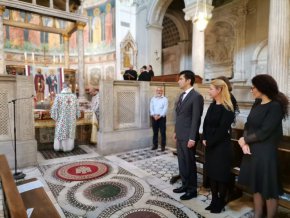 Премиерът присъства на божествена света литургия в базиликата и на поклонение пред мощите на св. Кирил