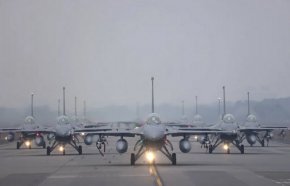 Изтребители F-16 в Чиайи, Тайван. Китайските лидери са изправени пред сложна задача да преценят дали техните военни могат да завладеят Тайван, без да понесат огромни разходи. Кредит. . . Ан Уанг/Reuters
