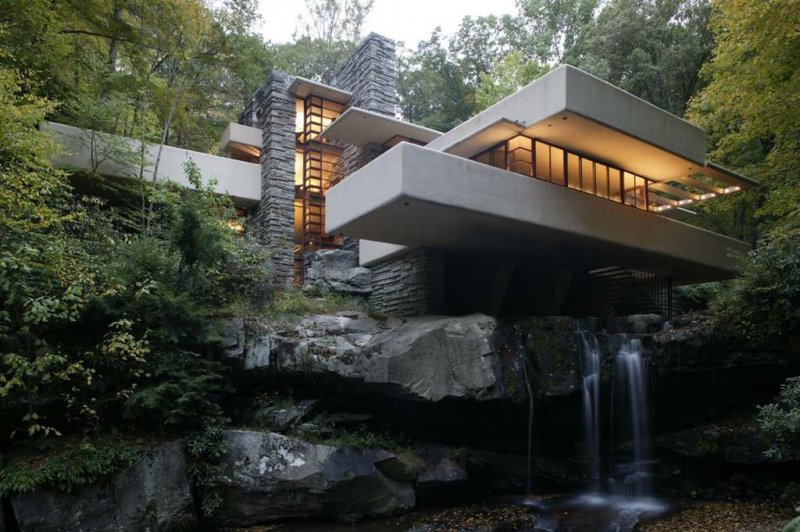 Fallingwater е проектиран от най-известния американски архитект Франк Лойд Райт