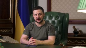 "Настоящото настъпление на окупаторите в Донбас може да направи региона необитаем", каза Зеленский.