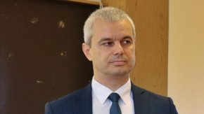 Костадинов посочи, че започва събирането на нужните 48 подписа на депутати под искането на Възраждане за референдум