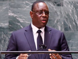 Председателят на Африканския съюз президентът на Сенегал Маки Сал ще