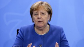 Тя подчерта, че подкрепя всички усилия на германското правителство, ЕС, САЩ, НАТО, Г-7 и ООН "за прекратяването на тази варварска агресия от страна на Русия".

 