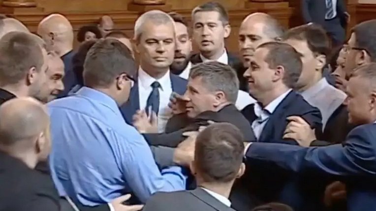 Депутатът от ПП Искрен Митев за спречкването с председателя на