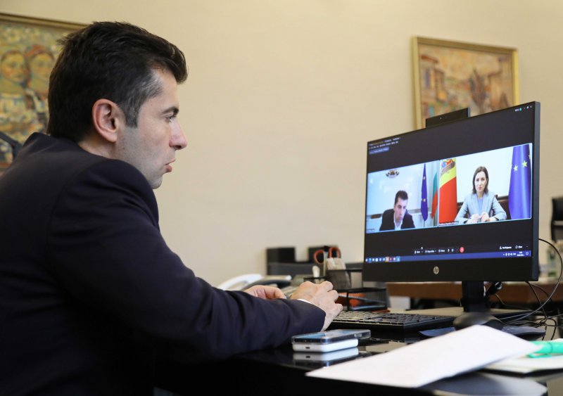 Министър-председателят Кирил Петков проведе видеоконферентен разговор с президента на Република