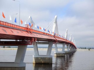 Русия официално откри първия си пътен мост през река Амур