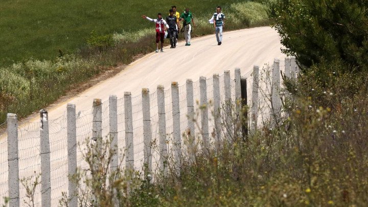 Гръцките власти засилиха охраната по границите с Турция, за да