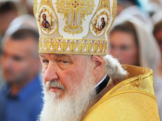 Великобритания внесе руския патриарх Кирил в санкционния си списък в