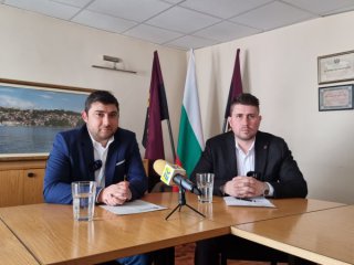 Лидерът на групата на ВМРО в СОС Карлос Контрера обвини