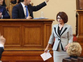 Депутатът от БСП Явор Божанков към Десислава Атанасова от ГЕРБ