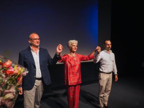 
Райна Кабаиванска беше отличена с наградата Карлота Болонини в Рим на тържествена церемония по случай 100 години от рождението на големия италиански режисьор Мауро Болонини