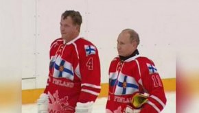Руският президент е известен като запален фен на хокея и редовно се появява в Нощната хокейна лига в родината си, която беше създадена по негова инициатива през 2011 г.