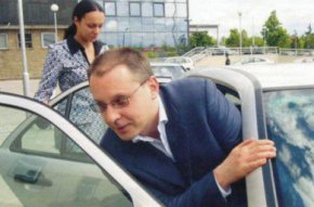 
Основната функция на Борисова е като съветник да следи какво прави в министерството неговият титуляр Иван Иванов, известен като шеф на СИК-Шумен от Търговския регистър