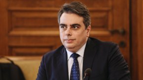Съдебното представителство на България по всички типове дела ще се събере на едно място, както и, че ще се намалят няколко щатни бройки в дъжавната администрация