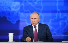 Директната линия с Владимир Путин е телевизионно предаване, по време на което държавният глава отговаря на въпроси на обикновени граждани на Русия и други страни на живо в ефир