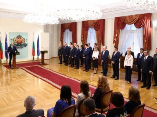 Служебният министър председател Гълъб Донев произнесе реч по време на приемането