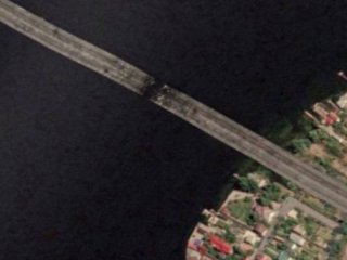 Украйна нанесе нов удар по стратегически мост в град Херсон