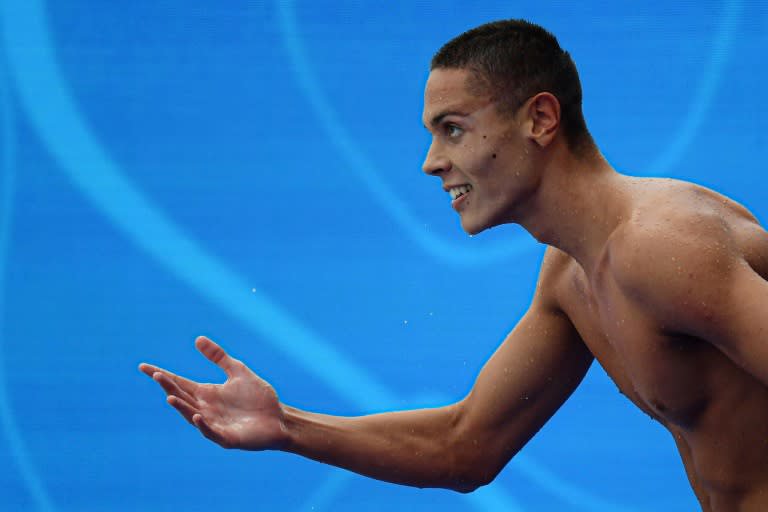 17-годишният румънец Давид Поповичи счупи най-престижния световен рекорд в плуването