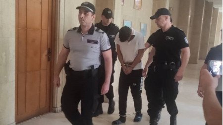 Бургаският окръжен съд постанови най-тежката мярка задържане под стража за