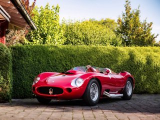Пресъздаването на легендарния спортен автомобил на Maserati е базирано на