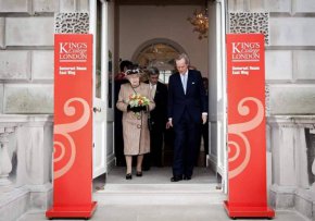 Не мога да опиша с думи въодушевлението на колегите и преподавателите ми, уважението и любовта им към Елизабет II. И нейната скромност и изключително топло излъчване.
