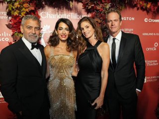 За първи път фондацията на семейство Клуни, носеща тяхното име,