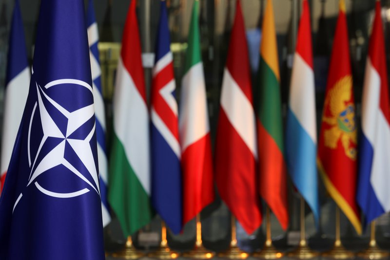 Президентите на девет държави от НАТО от Централна и Източна