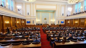 Българският президент трябва да разбере, че няма легитимност сам да се произнася по стратегически за България избори и да поставя под съмнение нейната евроатлантическа ориентация