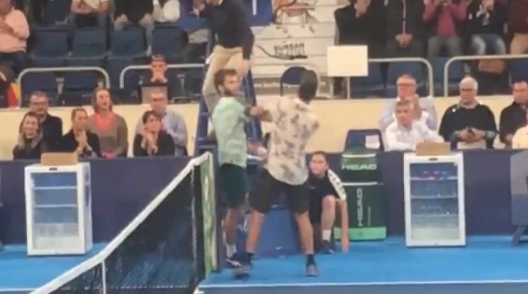 Българският тенисист Адриан Андреев и французинът Корентен Муте бяха глобени