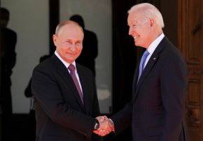 Байдън и Путин, които не са разговаряли отпреди началото на руската военна операция в Украйна, ще присъстват на срещата на върха на Г-20 в Бали следващия месец