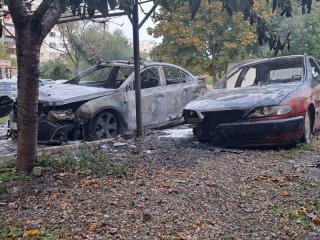 Пожар в столичния квартал Младост 4 Два автомобила са се