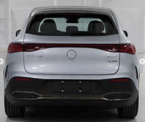 Публикация от испанския акаунт в Instagram CocheSpias (Автомобилни шпиони на английски език) показва екстериора на предстоящия SUV, няколко близки плана на опциите за джанти и гуми, както и известното светещо лого на Mercedes.

 