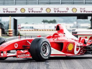 Старият автомобил Ferrari F1 на Михаел Шумахер може да се