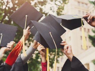 Професионалната реализация на дипломираните висшисти в България ще се проследява
