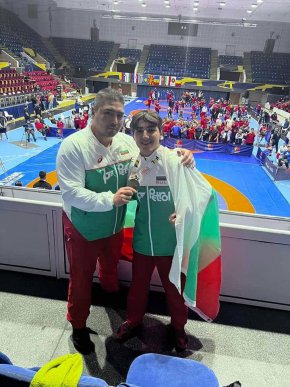Гриша Назарян, който е по-малък брат на Едмонд Назарян и син на легендата – Армен Назарян, стана балкански шампион по борба за кадети в Букурещ, Румъния