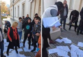 
Според лидера на "Изправи се България" Мая Манолова връщането на хартиената бюлетина крие риск от манипулация на вота.
