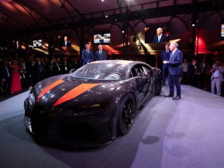 Bugatti зашемети автомобилния свят когато новата версия на Chiron преодоля