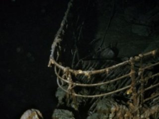 Останките на Титаник се намират на две части на дъното