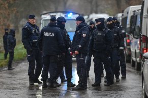 Полицията се подготвя за пристигането на полския президент Анджей Дуда в четвъртък в градчето Воджов. (Artur Widak/Anadolu Agency/Getty Images)