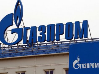 Руският държавен енергиен гигант Газпром оттегли в понеделник заплахата да