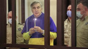 
54-годишният Саакашвили, който е лидер на опозицията в Грузия, е бил прехвърлен в болница миналата година след продължила 50 дни гладна стачка
