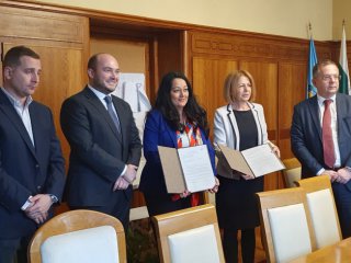 Договор за 50 млн евро инвестиционен заем беше подписан днес