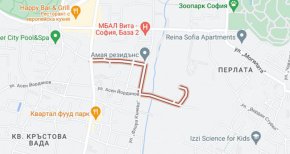 Има такава улица в София, която по форма напомня буквата W, но има и допълнително крило към нея. Именно то я свързва с бул. Черни връх след Парадайс