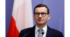 На Полша и Италия им е "омръзнало от диктата на европейската бюрокрация", заяви полският министър-председател Матеуш Моравецки, цитиран от "Политико".