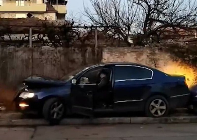 Шофьорът, ударил две други коли на Цариградско шосе в София