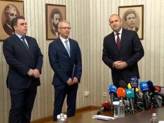 Номинираният от ПП за премиер Николай Денков върна неизпълнен мандата