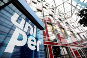 Напускането на главния финансов директор Тийна Туомела в края на март също беше обявено през миналата година, докато договорът на главния търговски директор Ник ден Холандер изтича по график в края на май 2023 г., се казва в изявлението на Uniper.

