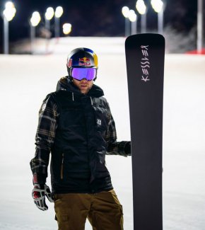
Петкратният световен шампион от австрийски пороизход Бенджамин Карл ще се състезава в кръг от световната купа по сноуборд на Банско